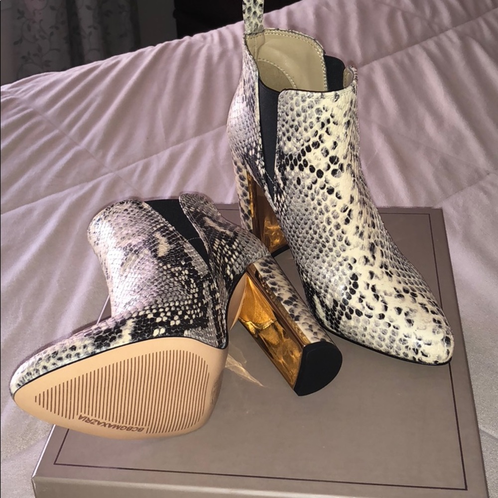 Bcbgmaxazria booties 6.5 M